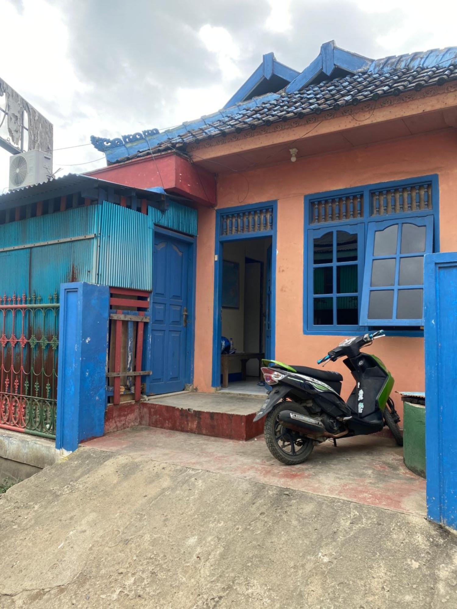 Cempaka Hostel Labuan Bajo Eksteriør billede